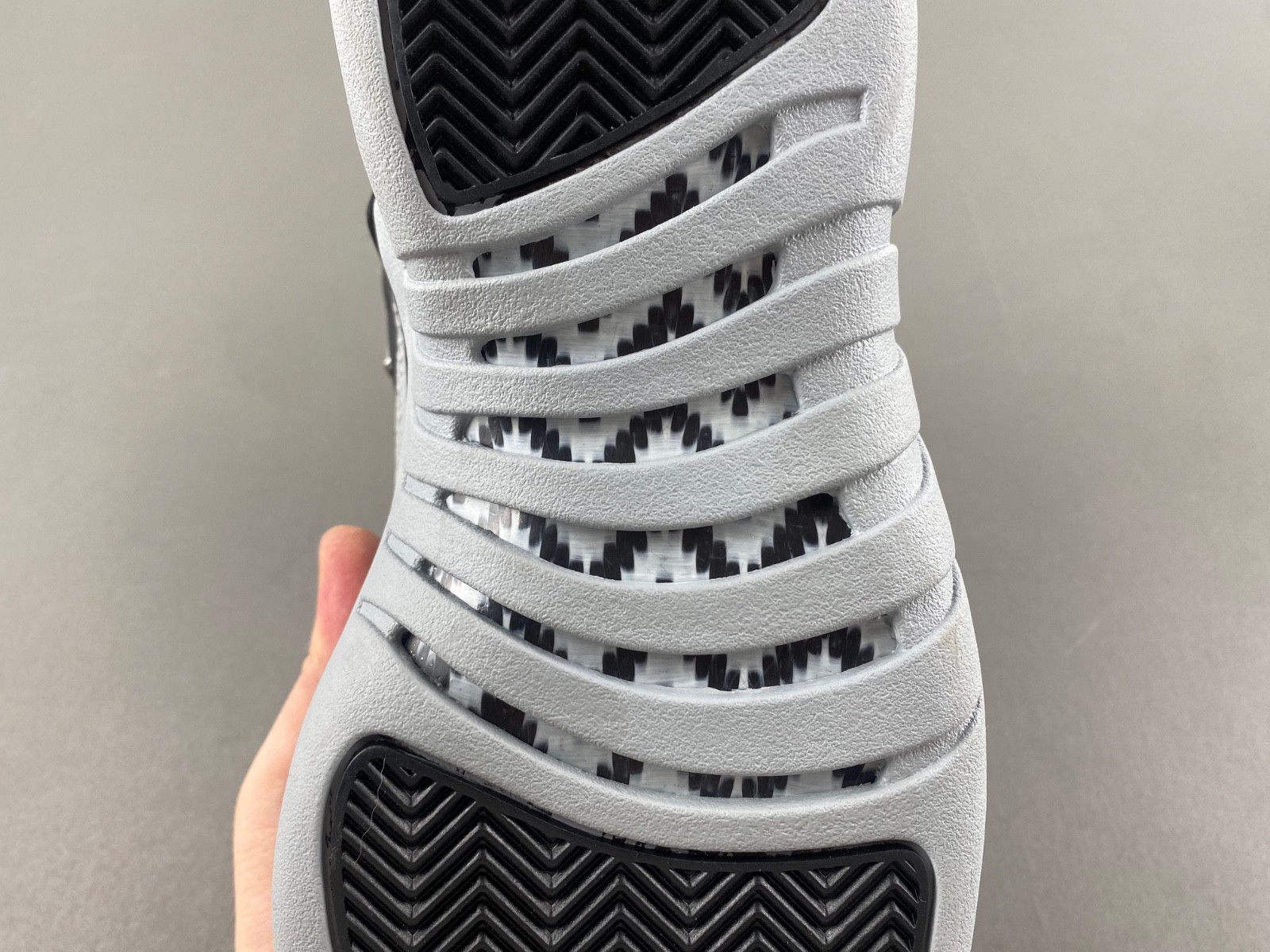 Air Jordan 12 Black Wolf Grey CT8013-010