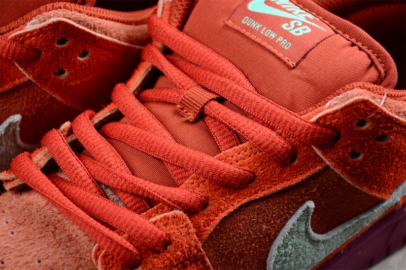 Nike SB Dunk Low