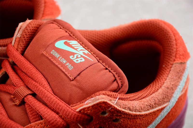 Nike SB Dunk Low