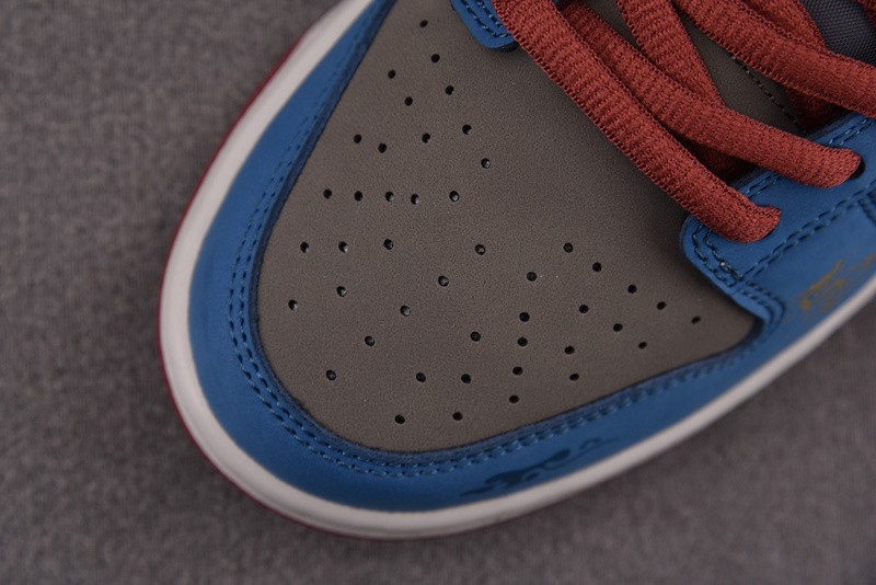 Nike SB Dunk Low 