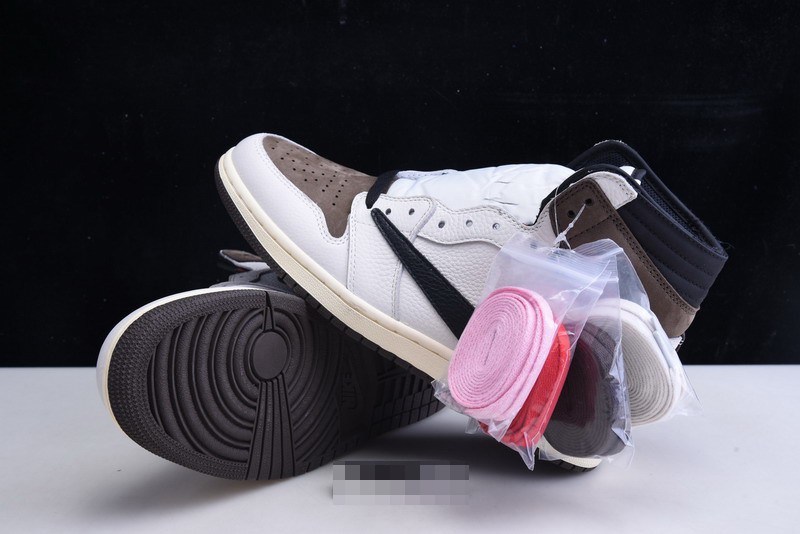 AIR JORDAN 1 RETRO HIGH TRAVIS SCOTT