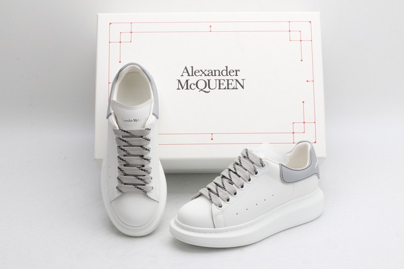 Ale*d*r MCQ32