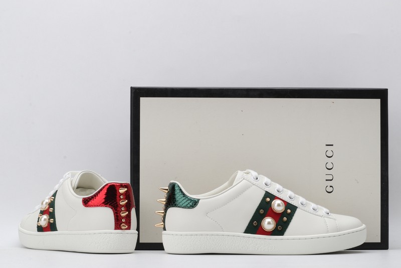G*u*i* Trainer Sneaker54