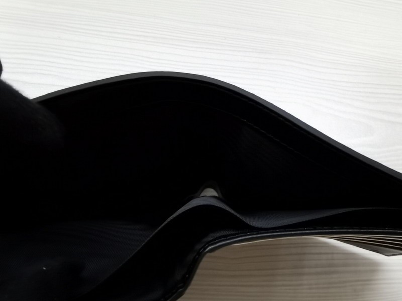 G*u*i* SNAKE BLACK WALLETS