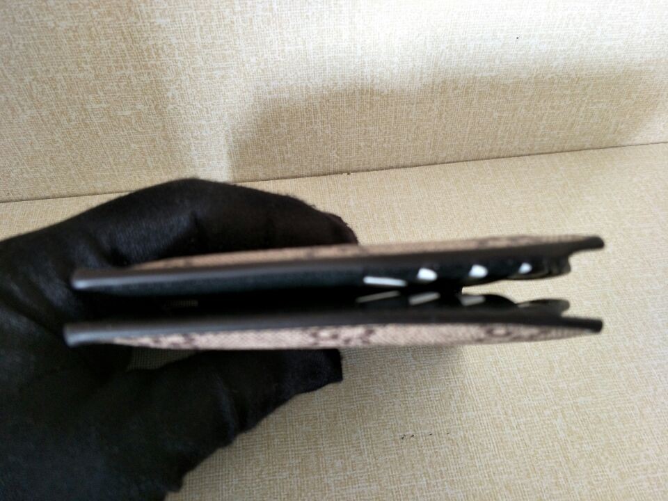 G*u*i* WITH PLAID BEE WALLETS