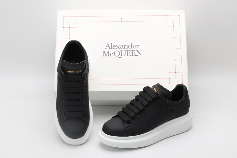 Ale*d*r MCQ17
