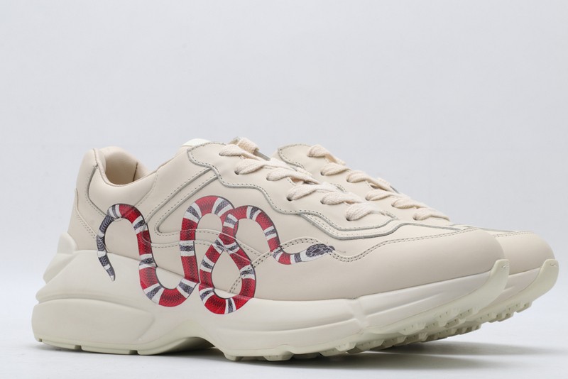 G*u*i* Trainer Sneaker23