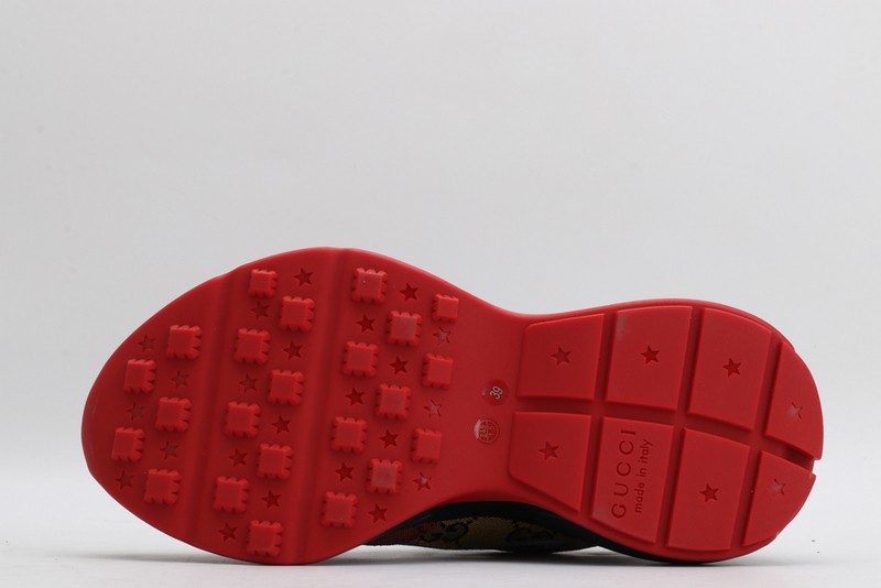 G*u*i* Trainer Sneaker2