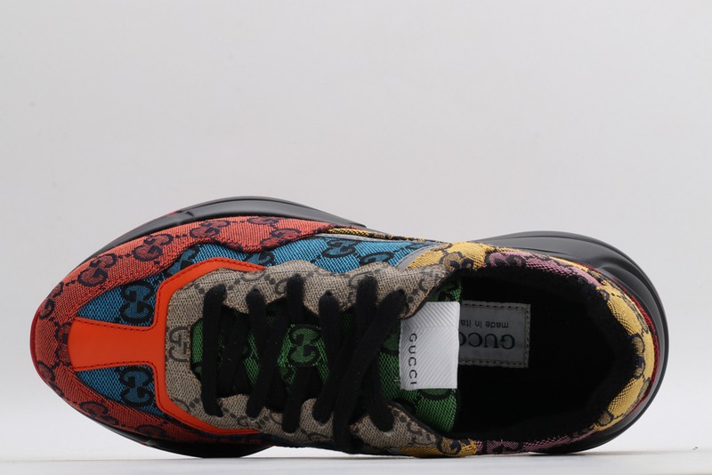 G*u*i* Trainer Sneaker2