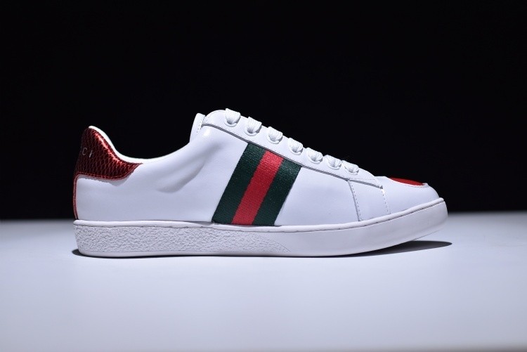 G*u*i* Ace Embroidered Low-Top Sneaker with RED HEART WOMENS