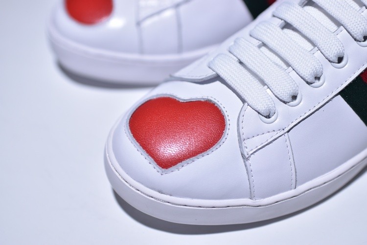 G*u*i* Ace Embroidered Low-Top Sneaker with RED HEART WOMENS