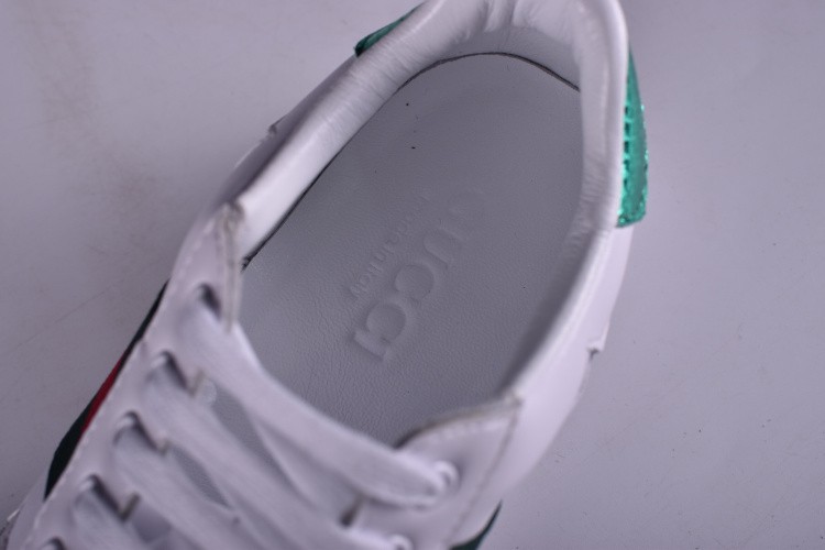 G*u*i* Ace Embroidered Low-Top Sneaker WITH COLORFUL STARS 431942-A38G1