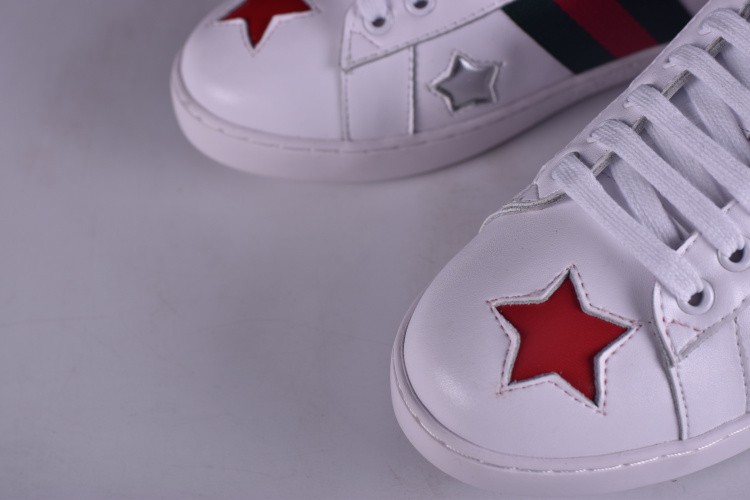 G*u*i* Ace Embroidered Low-Top Sneaker WITH COLORFUL STARS 431942-A38G1