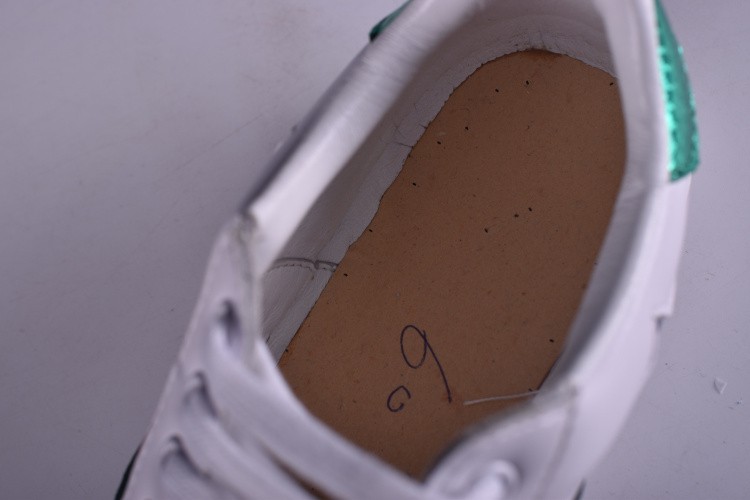 G*u*i* Ace Embroidered Low-Top Sneaker WITH COLORFUL STARS 431942-A38G1