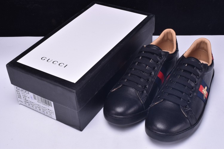 G*u*i* Ace Embroidered Low-Top Sneaker black with bee mens 431942-A38G0