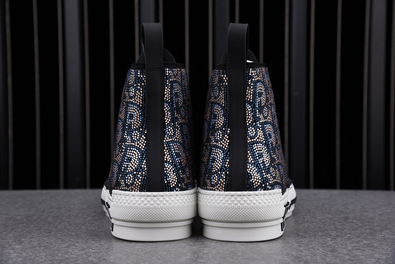 B23 Oblique High Top Sneakers T00480H052