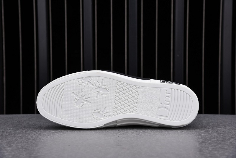 B23 Oblique High Top Sneakers T00480H052