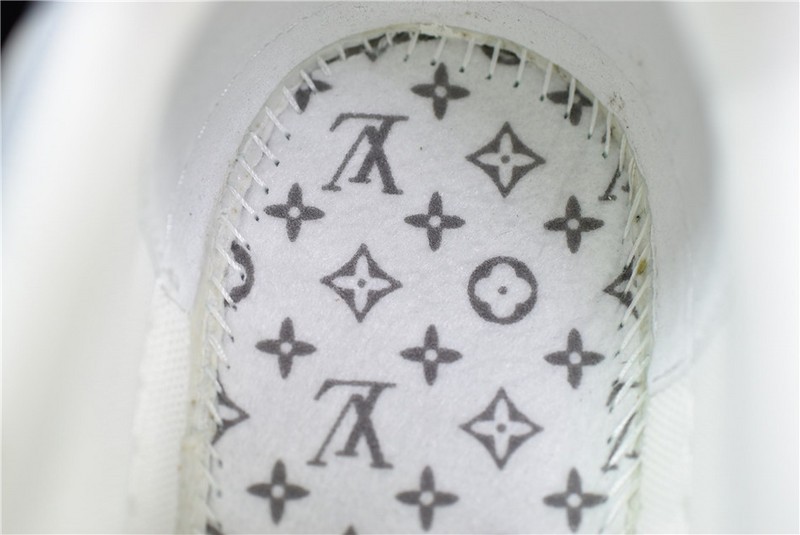 LV snekaers L000008