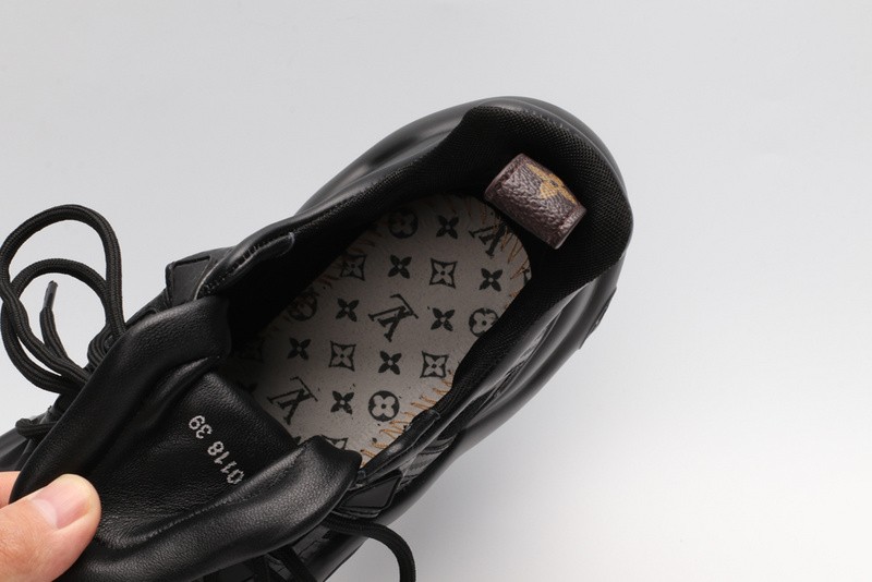 LV snekaers L000001