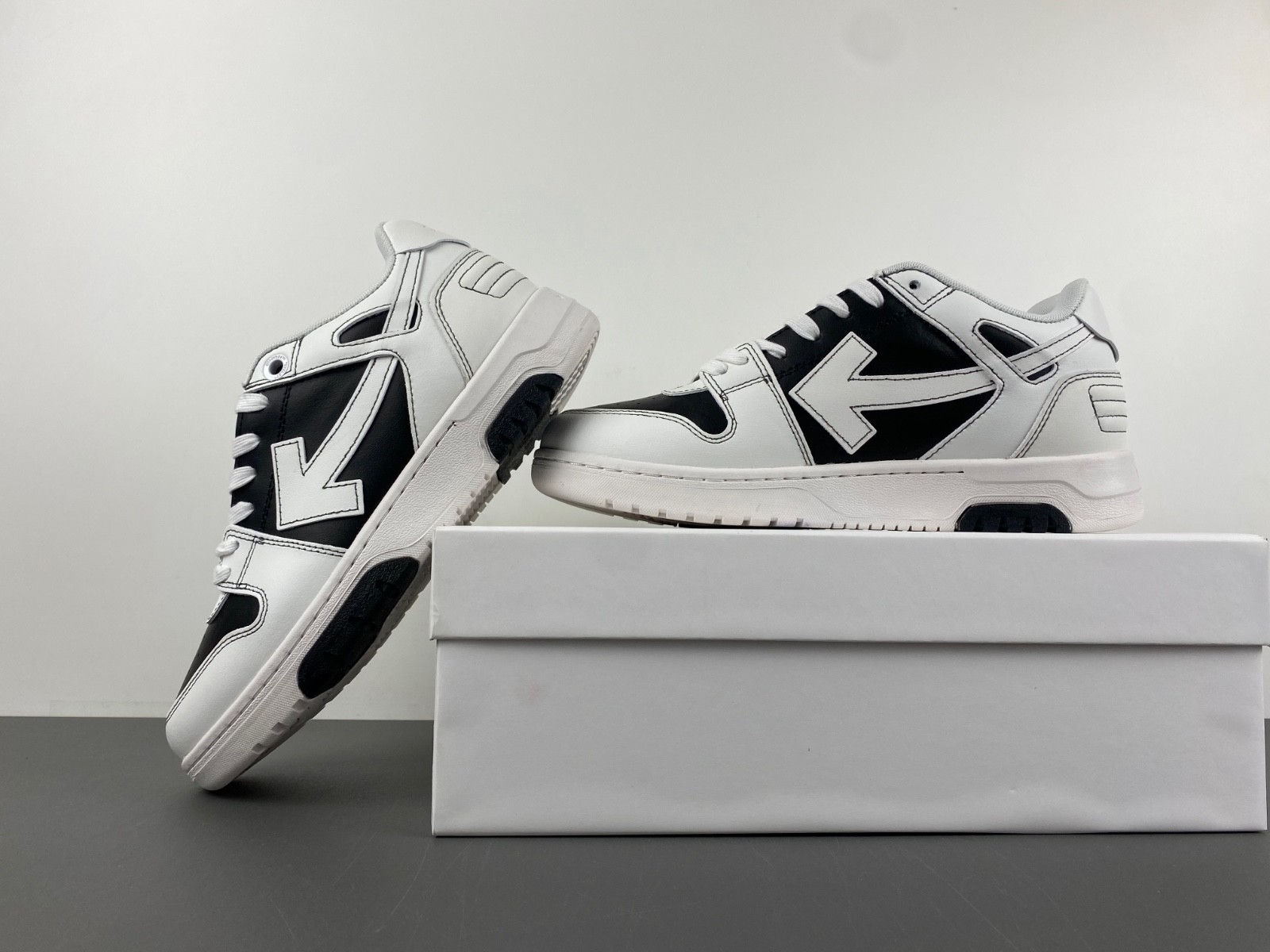 OFW Sneakers OW10047