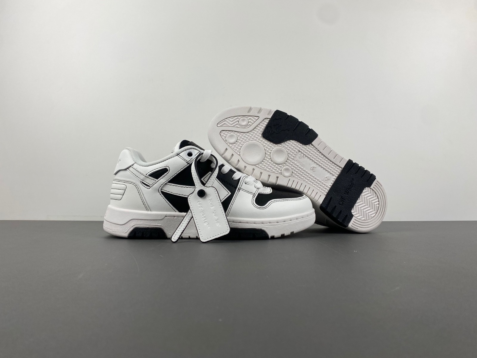 OFW Sneakers OW10047