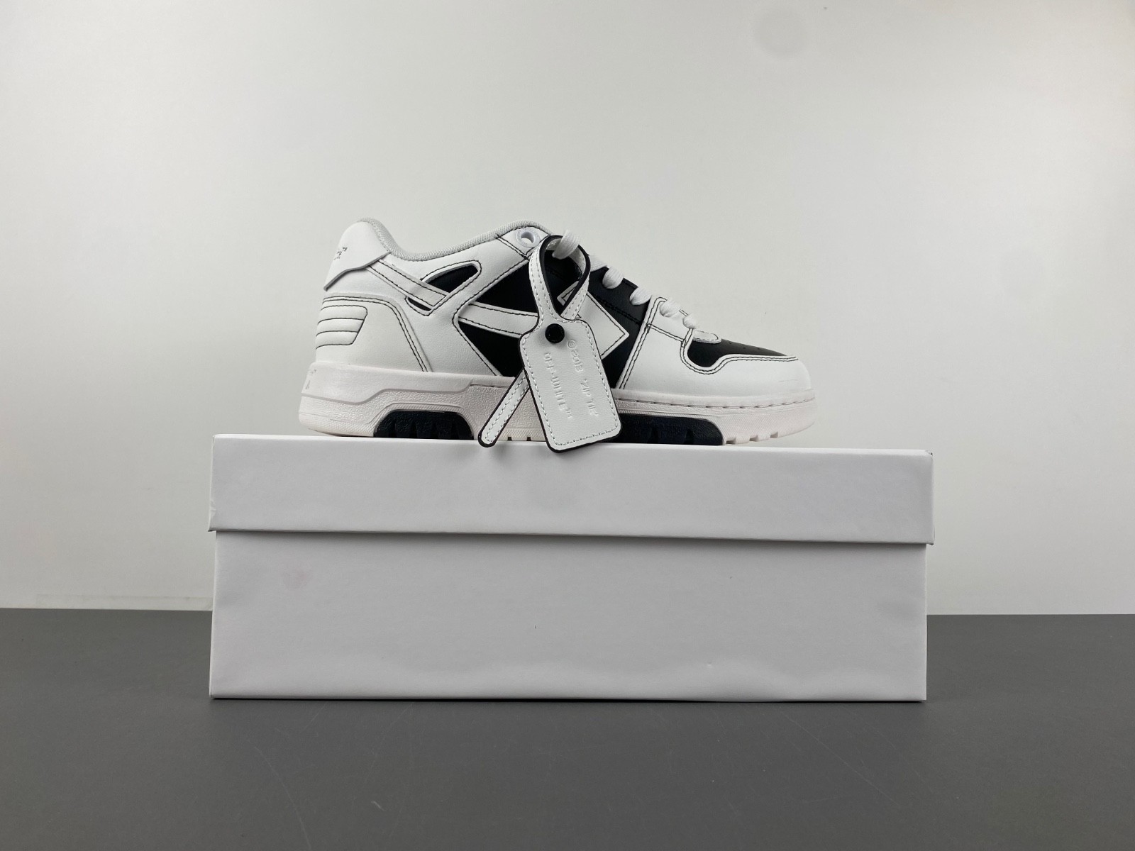 OFW Sneakers OW10047