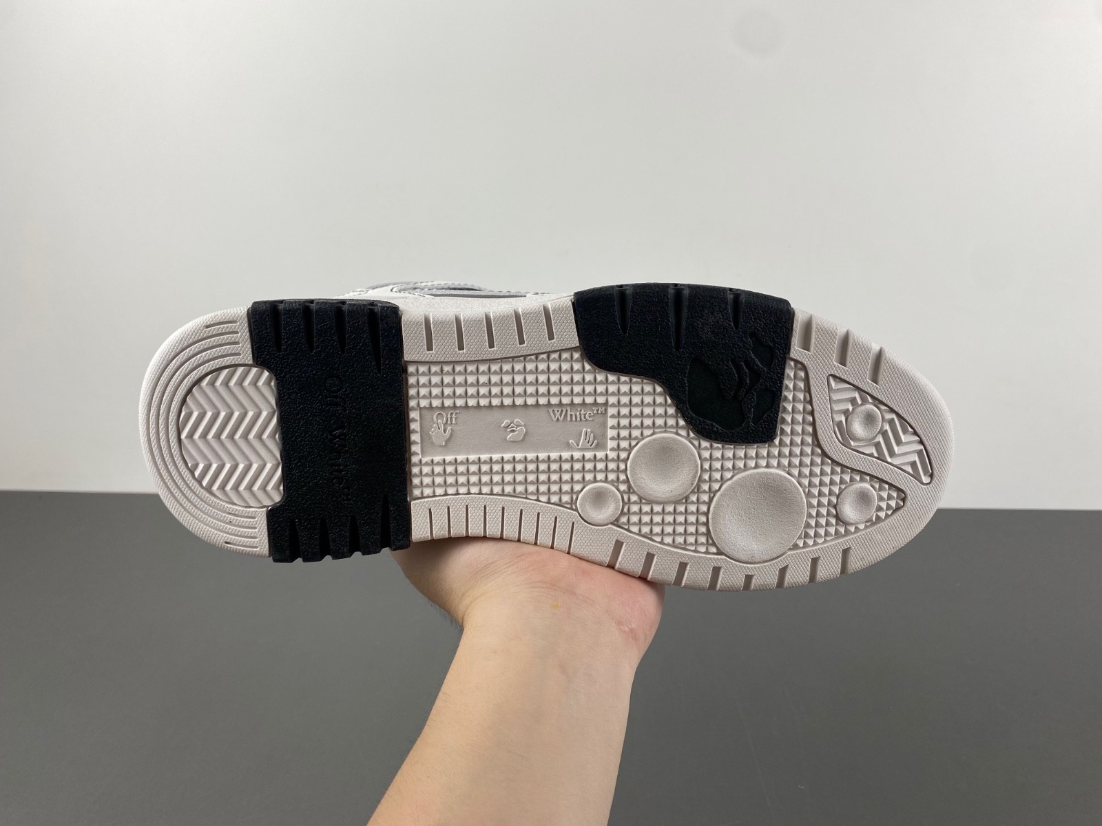 OFW Sneakers OW10047