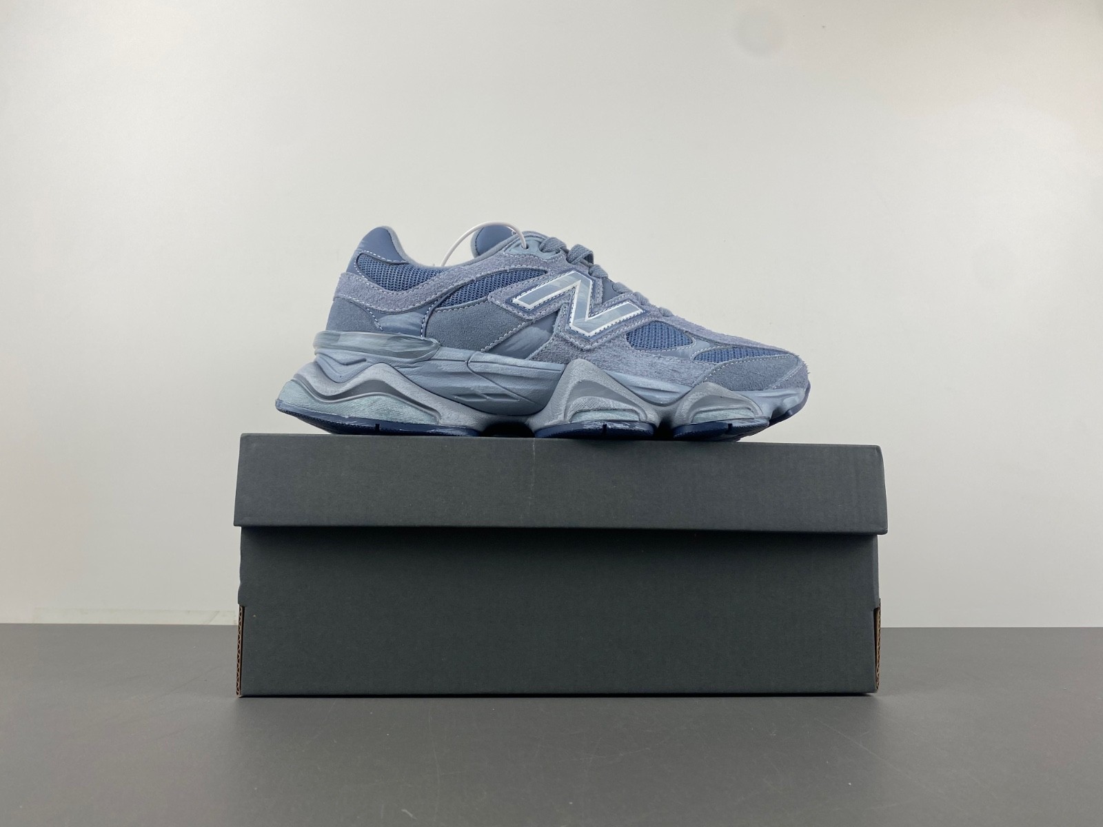 NEW BALANCE 9060 NB000043