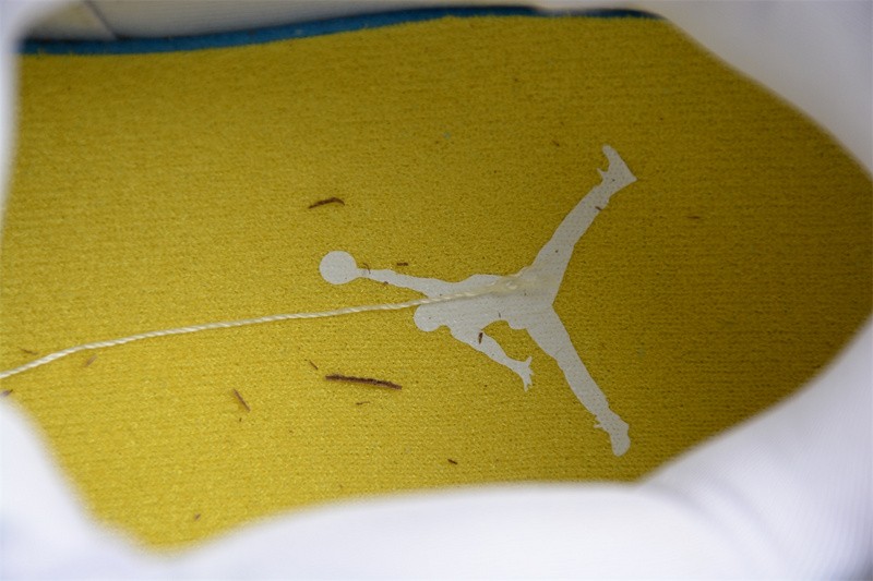 Air Jordan 4 Womens "Vivid Sulfur" AQ9129-101