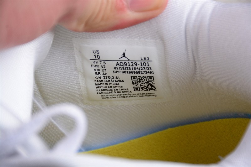 Air Jordan 4 Womens "Vivid Sulfur" AQ9129-101