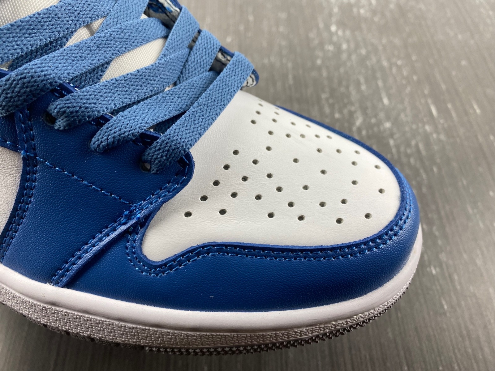 Air Jordan 1 High OG "True Blue" DZ5485-410