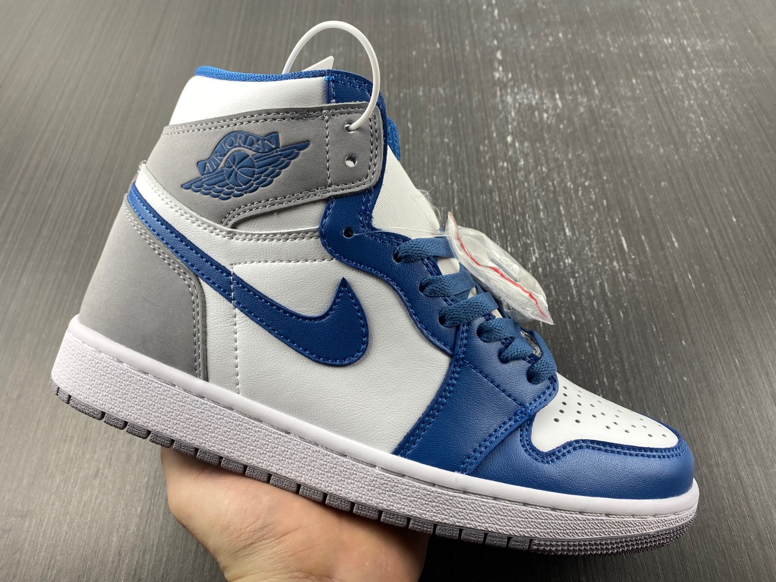 Air Jordan 1 High OG "True Blue" DZ5485-410