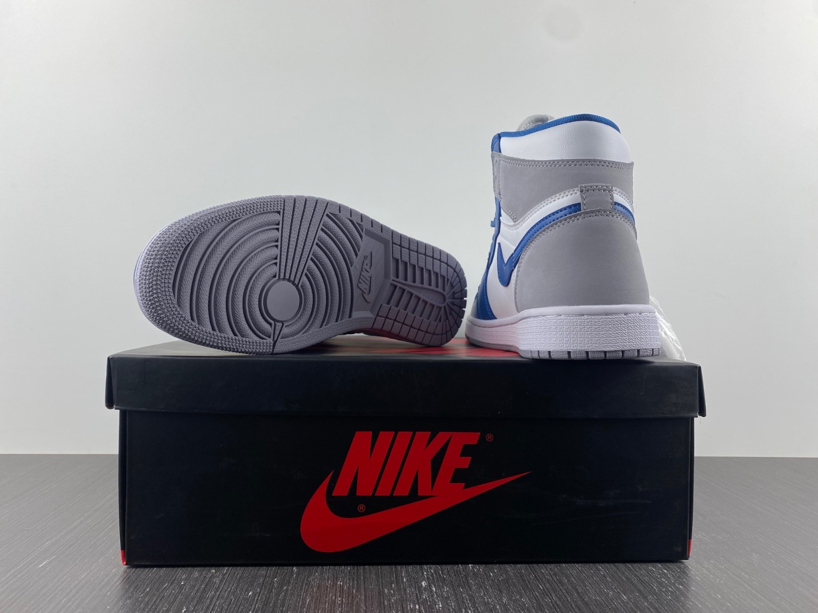 Air Jordan 1 High OG "True Blue" DZ5485-410