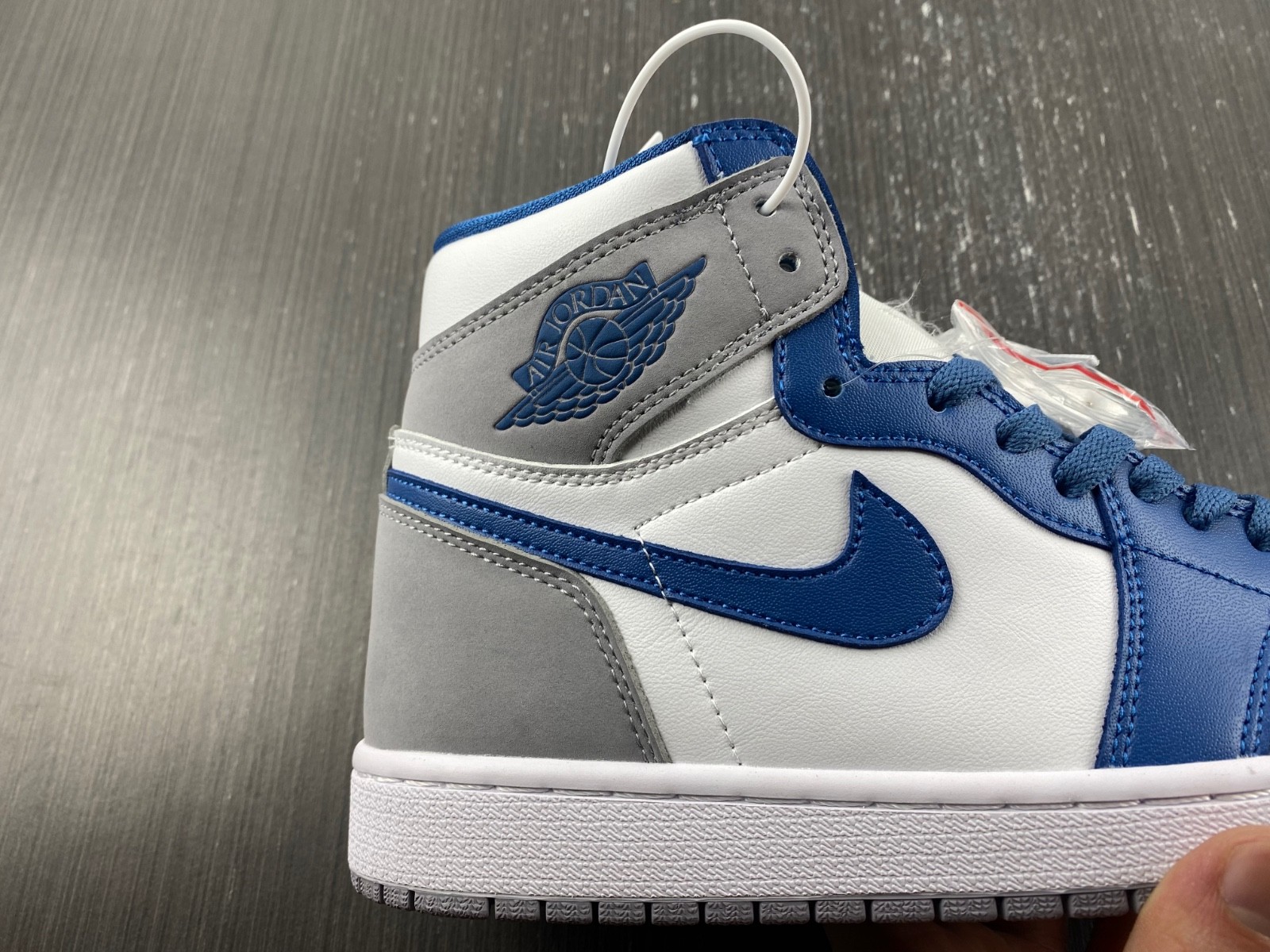 Air Jordan 1 High OG "True Blue" DZ5485-410