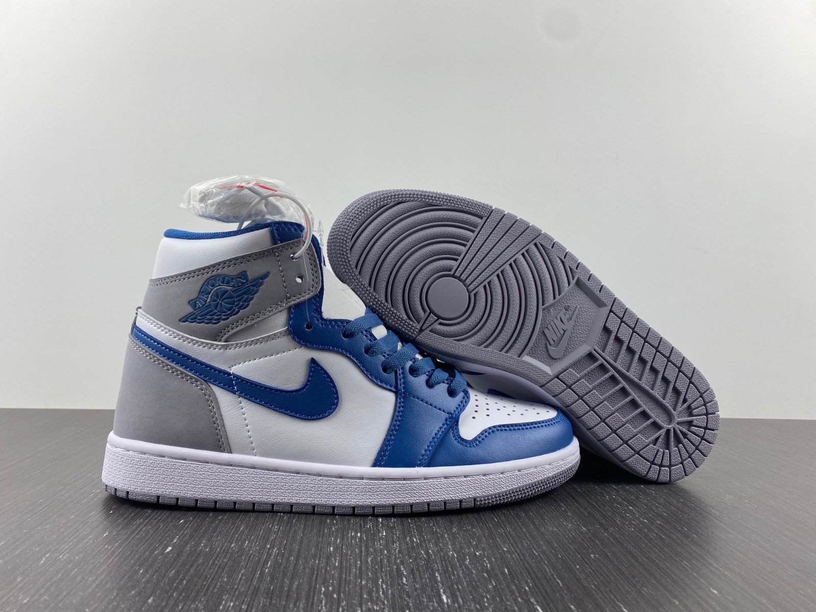 Air Jordan 1 High OG "True Blue" DZ5485-410
