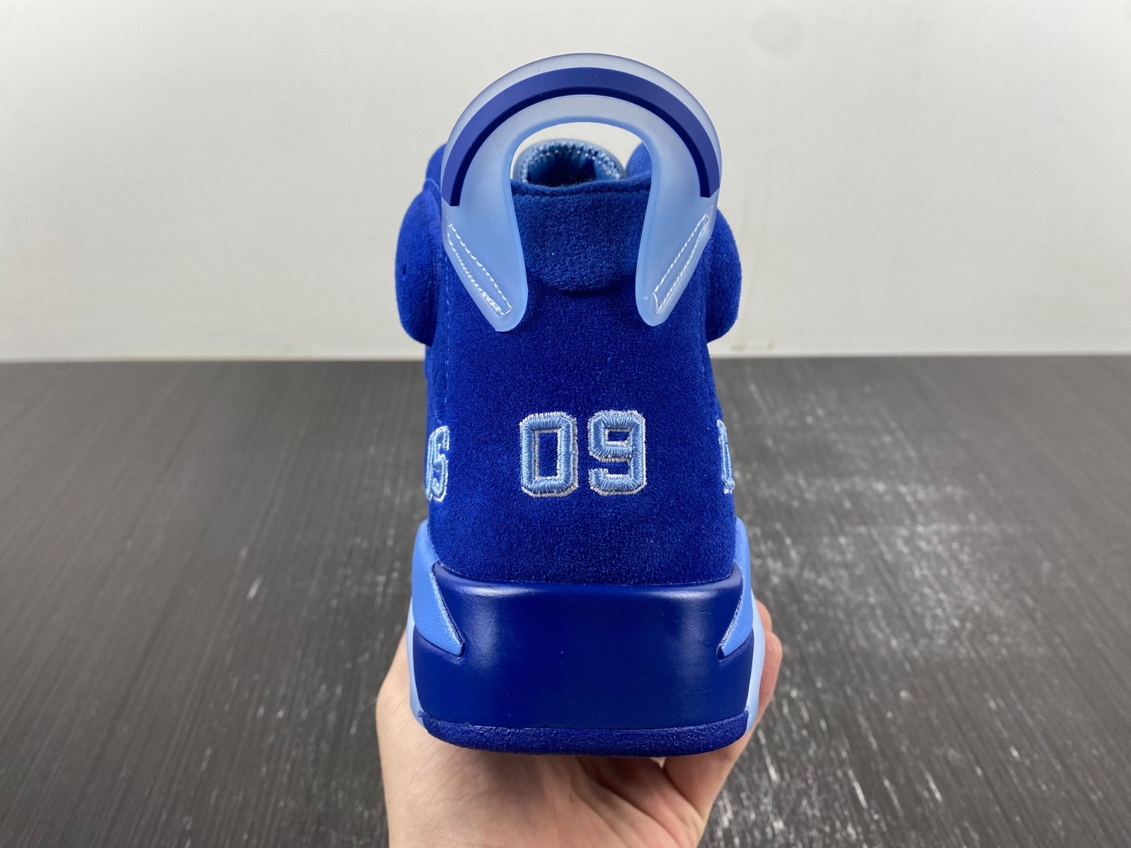 Air Jordan 6 UNC Tar Heels Six Championships PE
