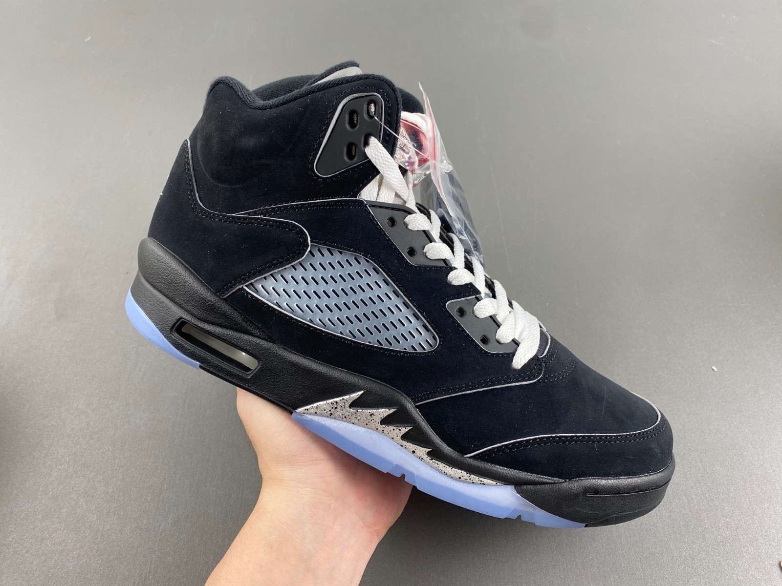 Air Jordan 5 Black Metallic Reimagined 2025 HF3975-001