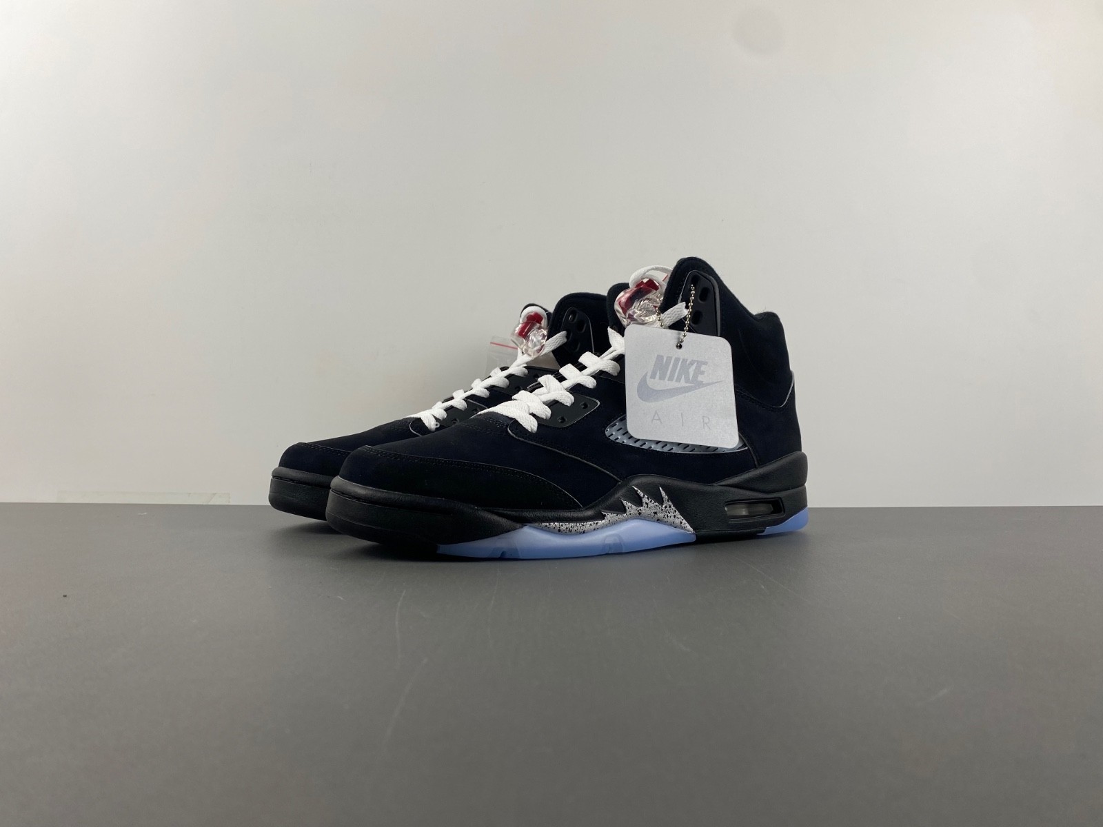 Air Jordan 5 Black Metallic Reimagined 2025 HF3975-001