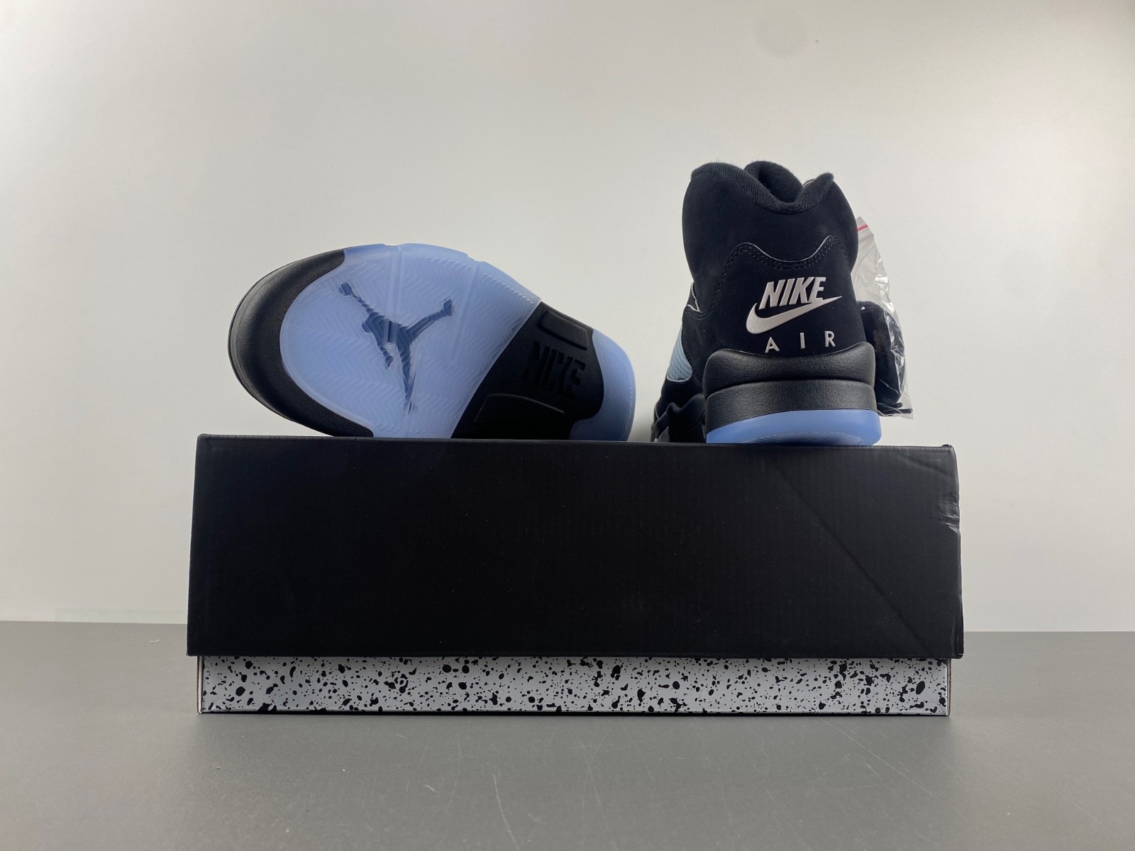 Air Jordan 5 Black Metallic Reimagined 2025 HF3975-001