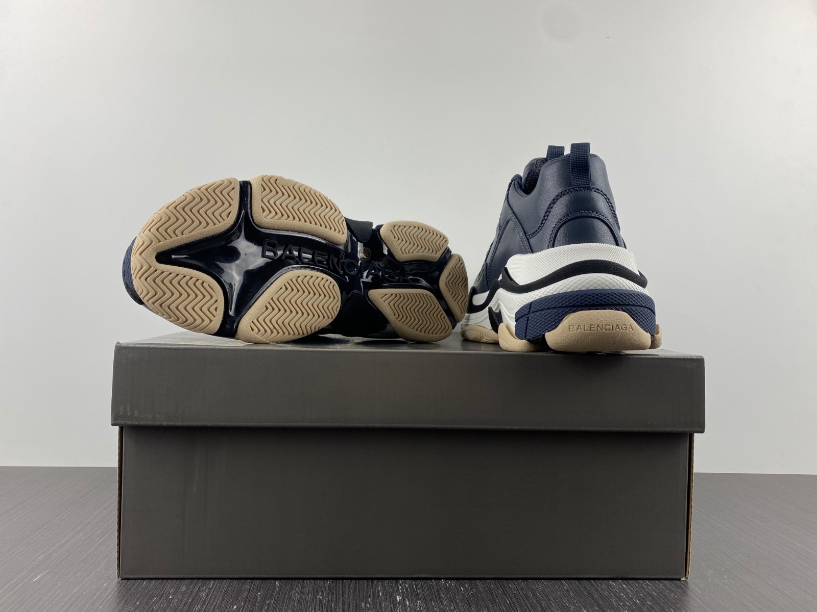 TRIPLES TRAINER SNEAKERS 2000056
