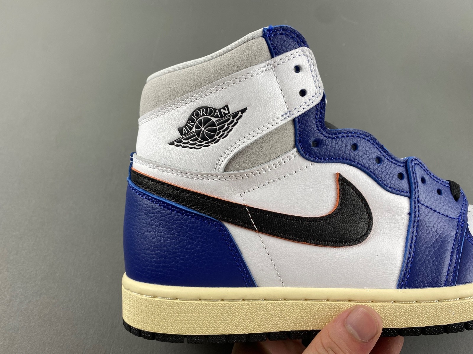 Air Jordan 1 High OG Deep Royal Blue DZ5485-100