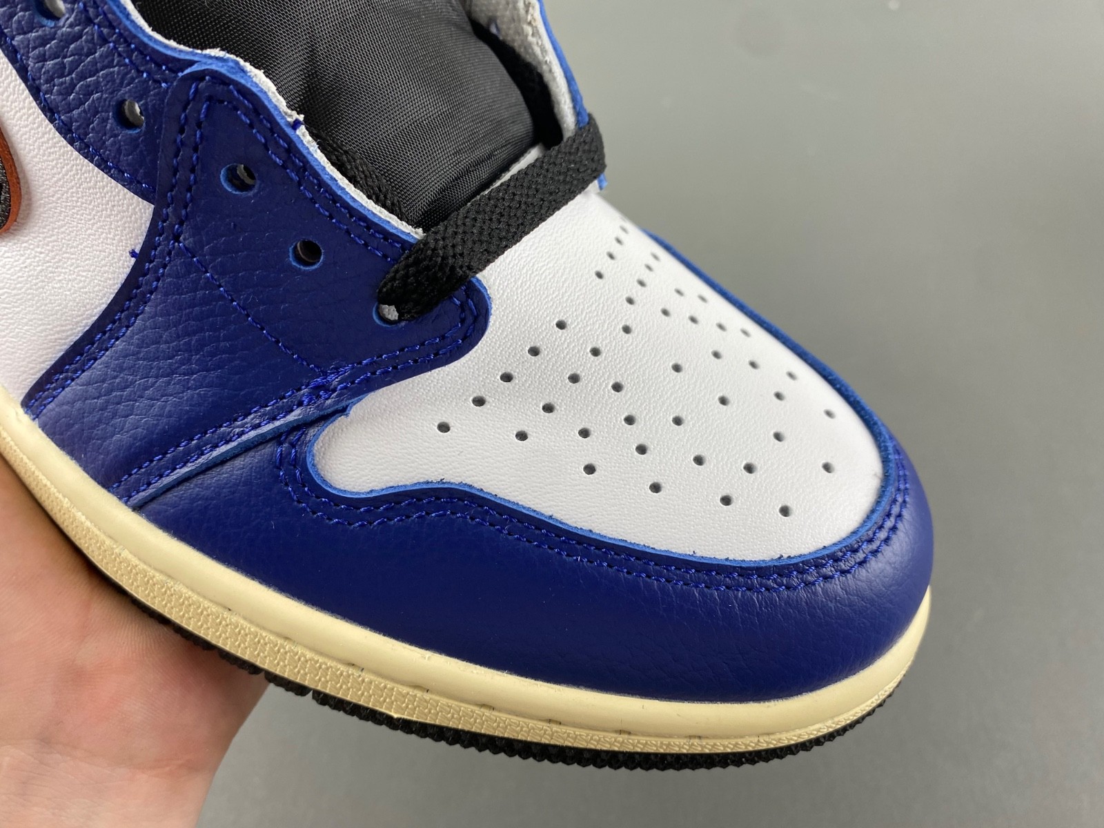 Air Jordan 1 High OG Deep Royal Blue DZ5485-100