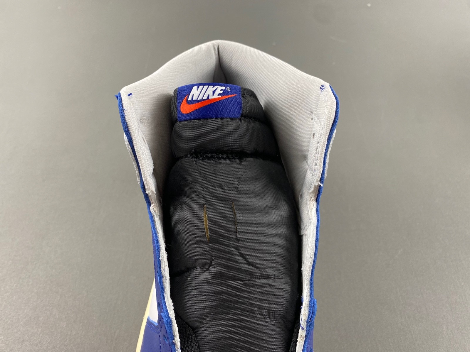 Air Jordan 1 High OG Deep Royal Blue DZ5485-100