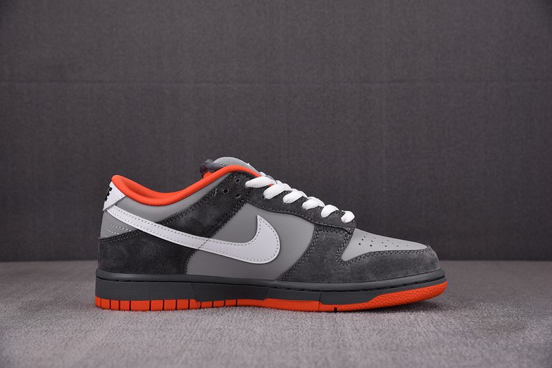 NIKE DUNK SB LOW “STAPLE NYC PIGEON” 304292-011