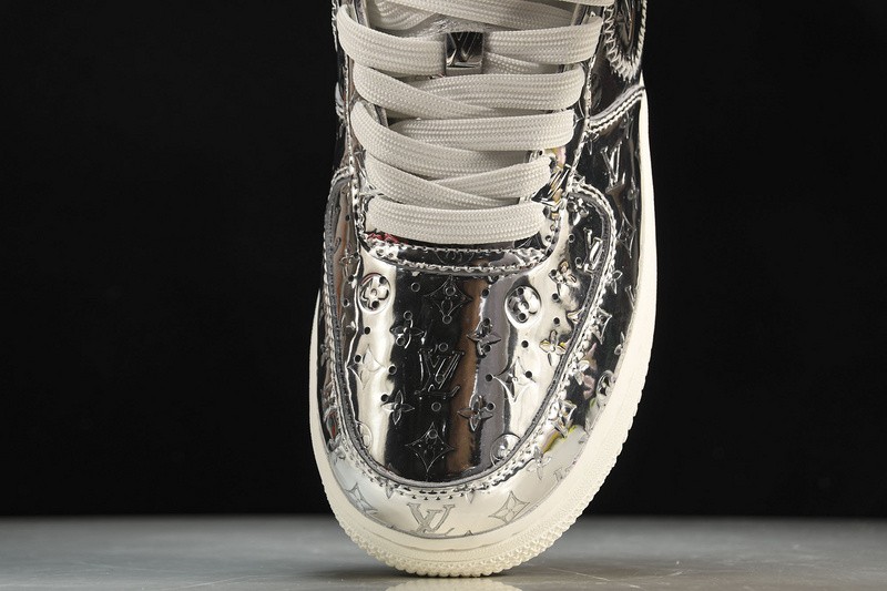 NIKE LOW AIR FORCE 1 X SILVER