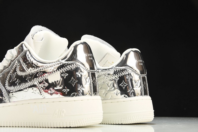 NIKE LOW AIR FORCE 1 X SILVER