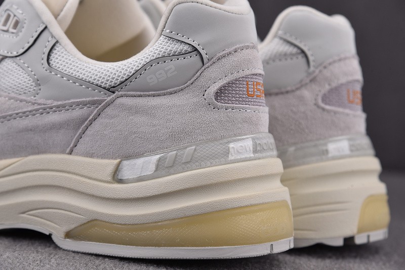 NEW BALANCE 992 NB000017