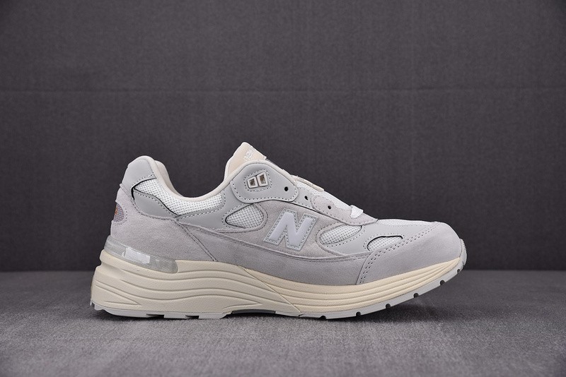 NEW BALANCE 992 NB000017
