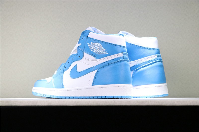 Air Jordan 1 Retro High OG  UNC 555088-117