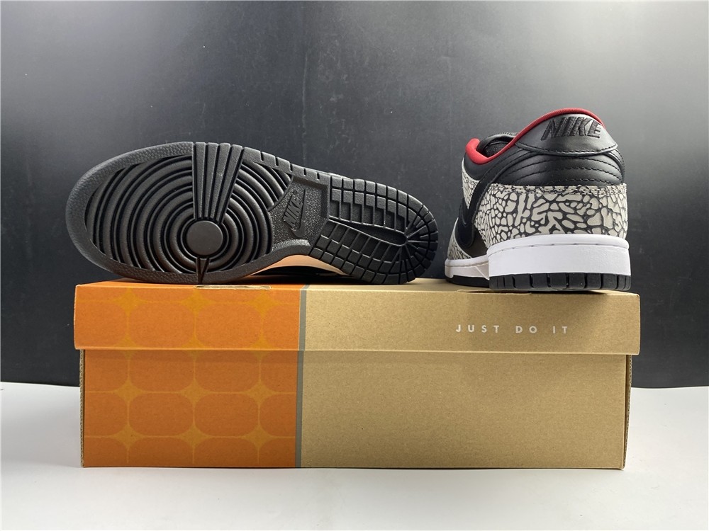 S*p*e × Nike SB Dunk Low “Black Cement"  304292-131